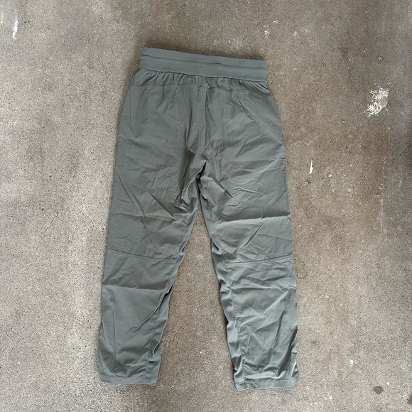 EUC Lululemon Beyond The Studio Crop Grey Sage Size 6 - Picture 8 of 12